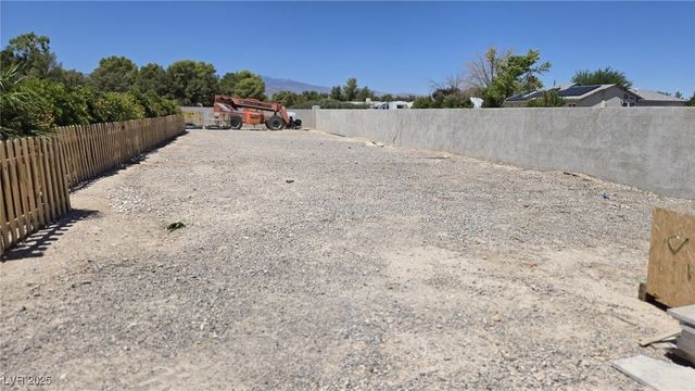 5400 Mello Avenue, Las Vegas, NV 89131