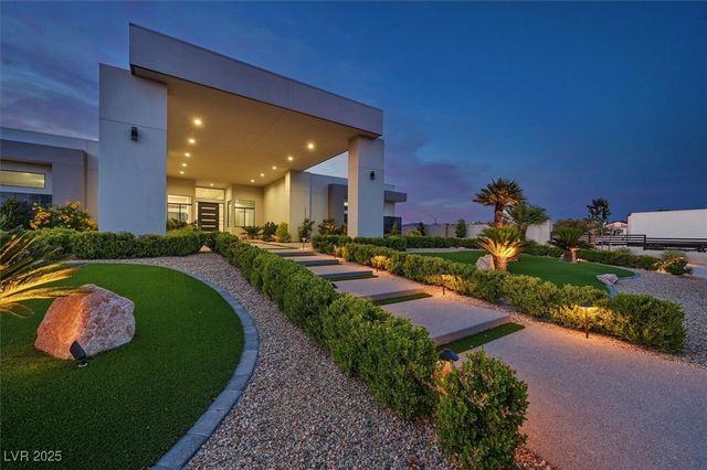 5400 Mello Avenue, Las Vegas, NV 89131