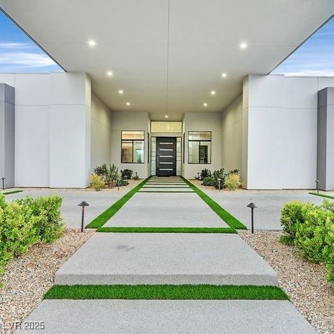 5400 Mello Avenue, Las Vegas, NV 89131