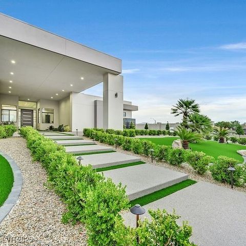 5400 Mello Avenue, Las Vegas, NV 89131