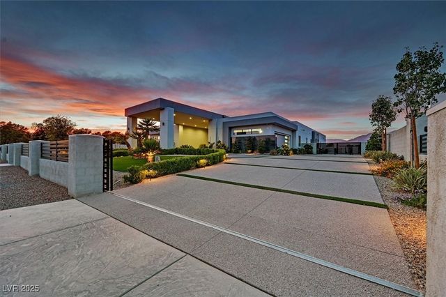 5400 Mello Avenue, Las Vegas, NV 89131