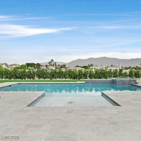 5400 Mello Avenue, Las Vegas, NV 89131