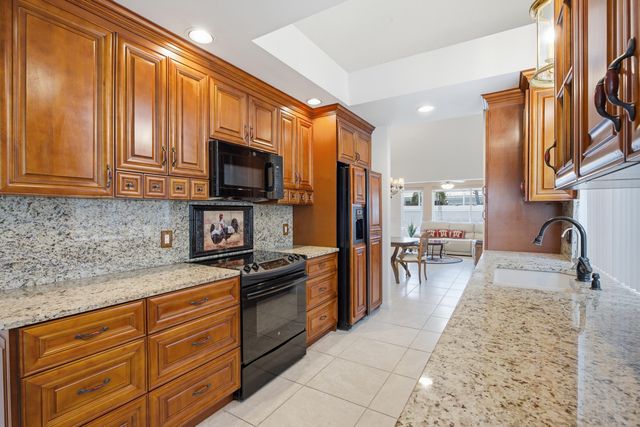 2319 Saratoga Bay Drive, West Palm Beach, FL 33409