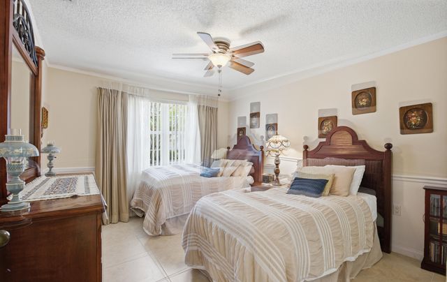 2319 Saratoga Bay Drive, West Palm Beach, FL 33409