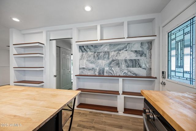 1014 E ORANGE Drive, Phoenix, AZ 85014