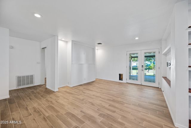 1014 E ORANGE Drive, Phoenix, AZ 85014