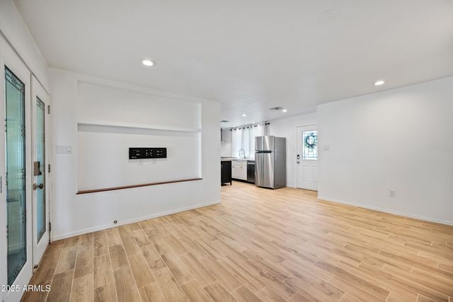 1014 E ORANGE Drive, Phoenix, AZ 85014