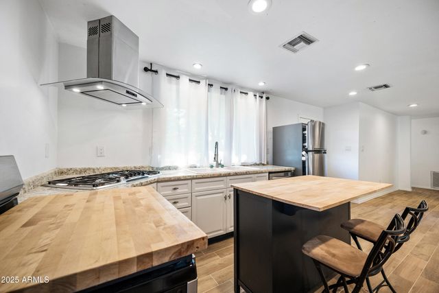 1014 E ORANGE Drive, Phoenix, AZ 85014