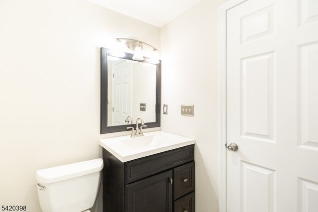 1605 Windrew Ave, South Plainfield Boro, NJ 07080