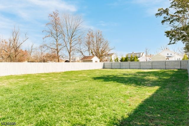 1605 Windrew Ave, South Plainfield Boro, NJ 07080