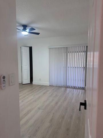 544 Shady Pine Way A, Greenacres, FL 33415