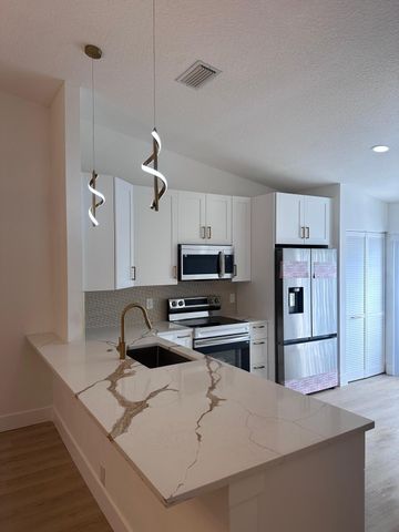 544 Shady Pine Way A, Greenacres, FL 33415