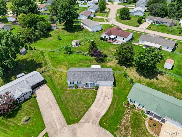 29 Rawhide Court, Warrenton, MO 63383