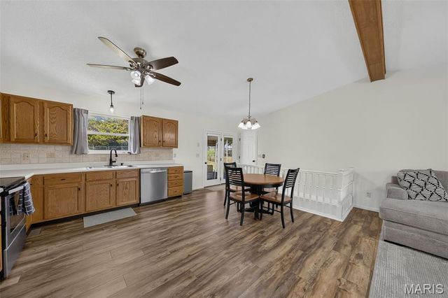 29 Rawhide Court, Warrenton, MO 63383