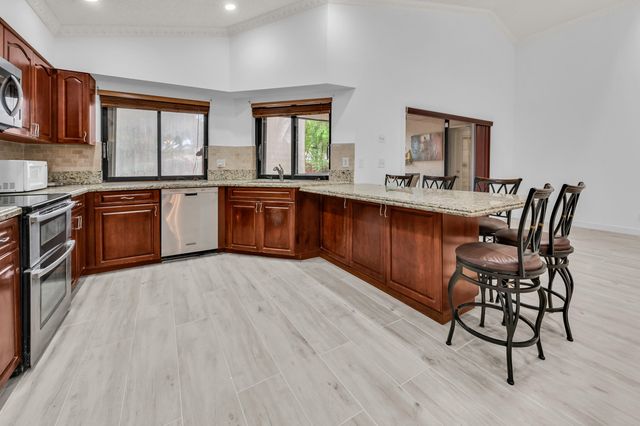 7619 Silver Woods Court, Boca Raton, FL 33433