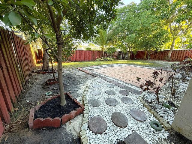 7619 Silver Woods Court, Boca Raton, FL 33433