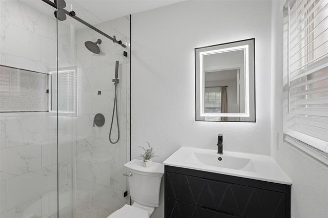 7027 Kingsway Drive, Houston, TX 77087