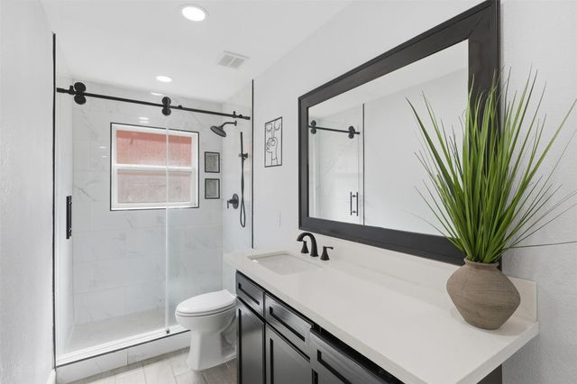 7027 Kingsway Drive, Houston, TX 77087