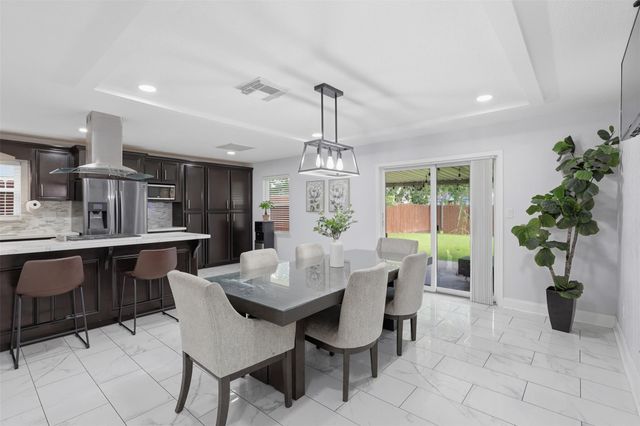 7027 Kingsway Drive, Houston, TX 77087