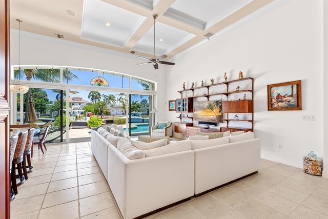 2760 NE 51st Street, Lighthouse Point, FL 33064