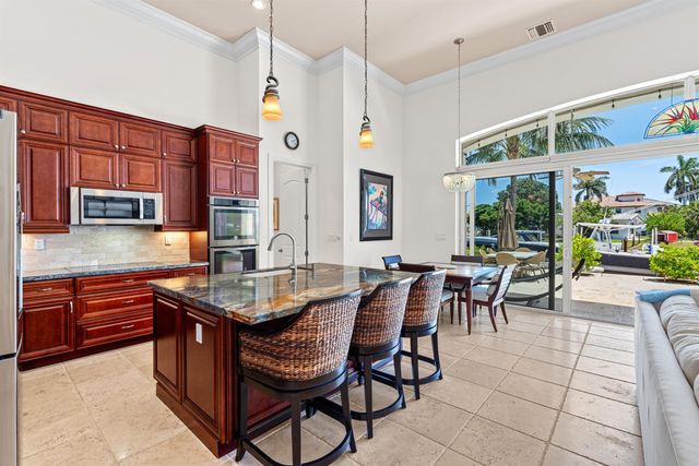 2760 NE 51st Street, Lighthouse Point, FL 33064