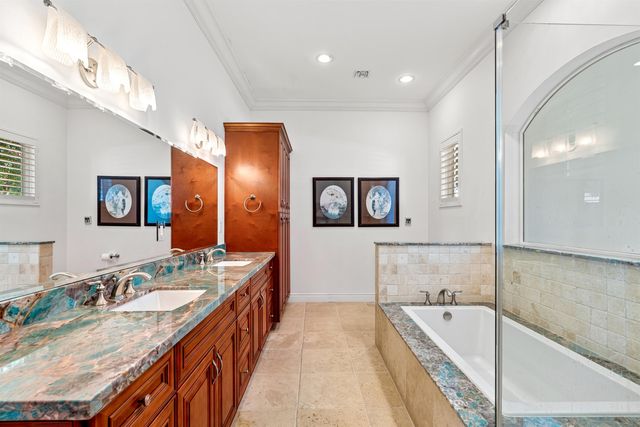 2760 NE 51st Street, Lighthouse Point, FL 33064