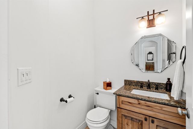 2760 NE 51st Street, Lighthouse Point, FL 33064
