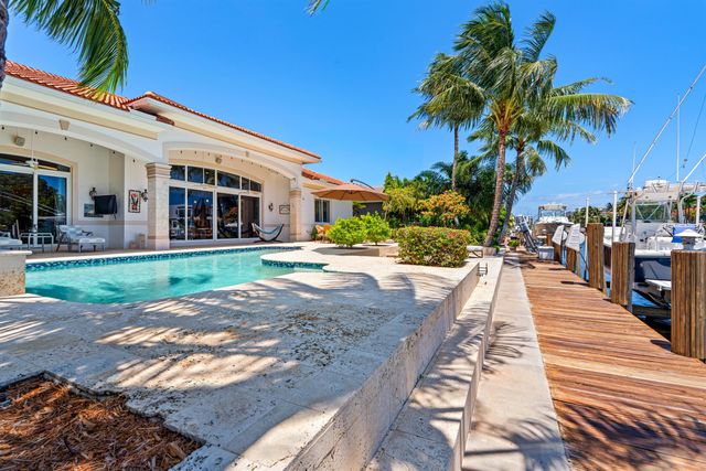 2760 NE 51st Street, Lighthouse Point, FL 33064