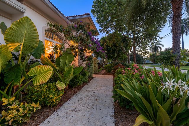 2760 NE 51st Street, Lighthouse Point, FL 33064