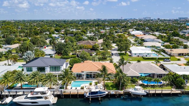 2760 NE 51st Street, Lighthouse Point, FL 33064