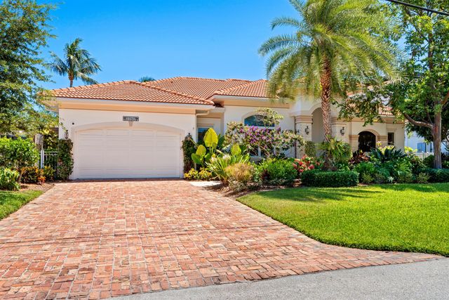 2760 NE 51st Street, Lighthouse Point, FL 33064