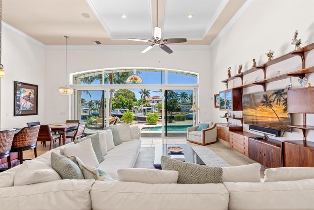 2760 NE 51st Street, Lighthouse Point, FL 33064