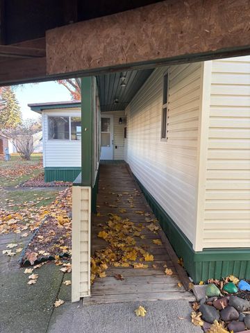 2130 White Pine Drive, Cambridge, MN 55008