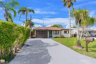381 NE 43rd Court, Oakland Park, FL 33334
