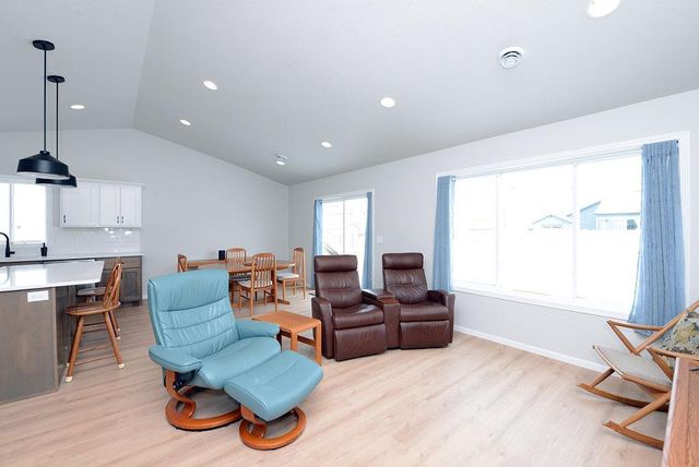 7903 BUCKTHORN Avenue, Horace, ND 58047