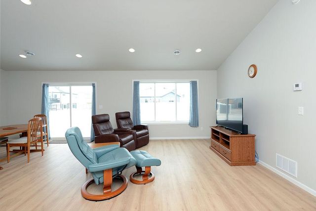 7903 BUCKTHORN Avenue, Horace, ND 58047