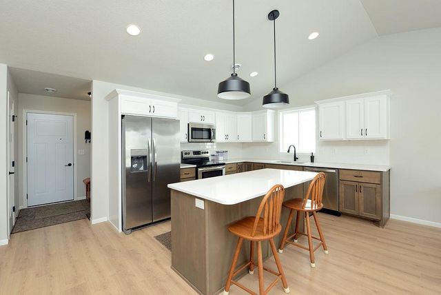 7903 BUCKTHORN Avenue, Horace, ND 58047