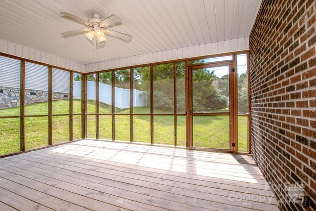 924 41st Avenue Drive NE, Hickory, NC 28601