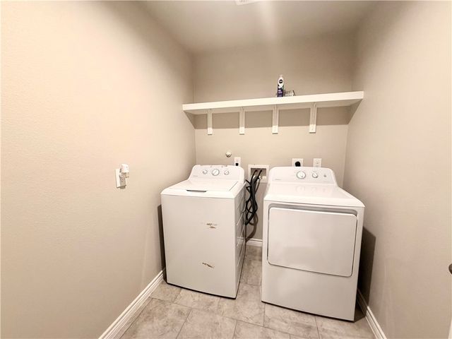 7742 Lariat Toss Dr, Corpus Christi, TX 78414