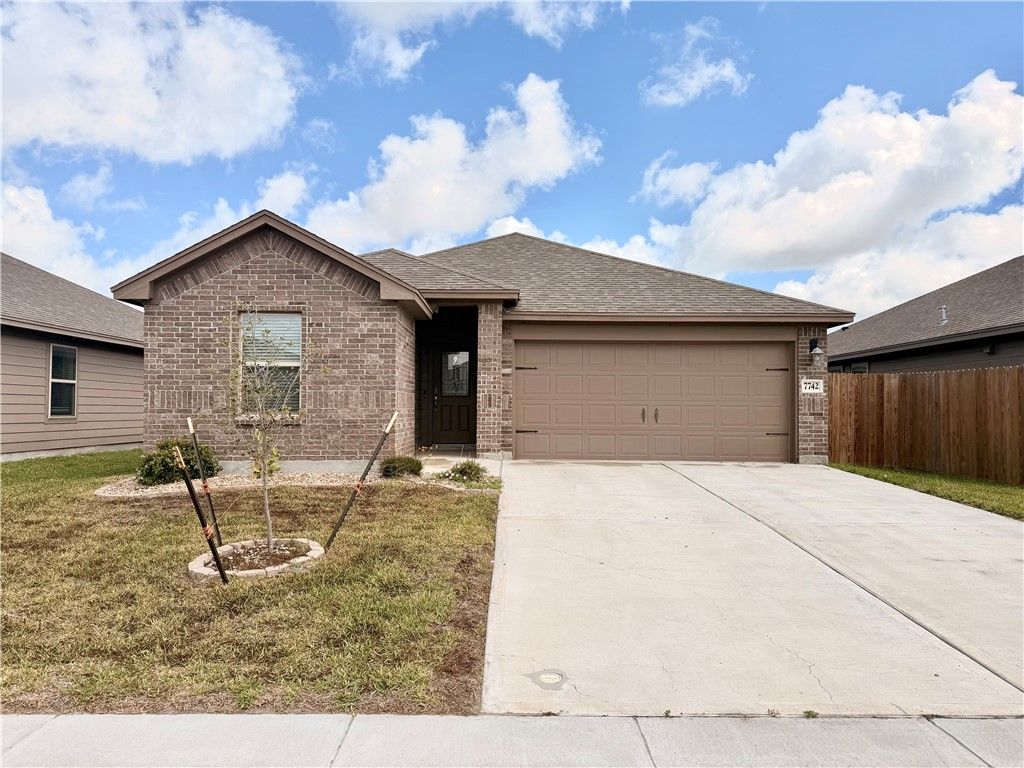 7742 Lariat Toss Dr, Corpus Christi, TX 78414