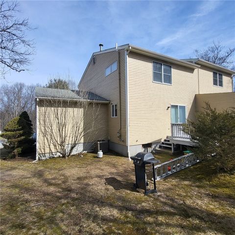 48 Governors Hill, West Warwick, RI 02893