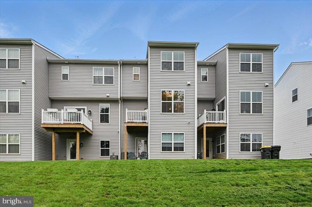 825 PECAN RD, Spring City, PA 19475