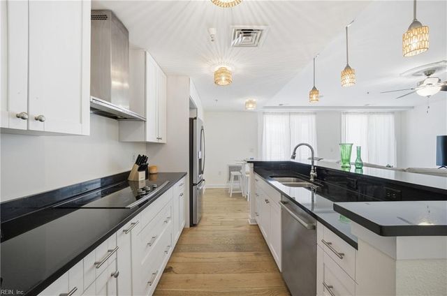 3738 Sandpiper Rd Apt 437B, Virginia Beach, VA 23456