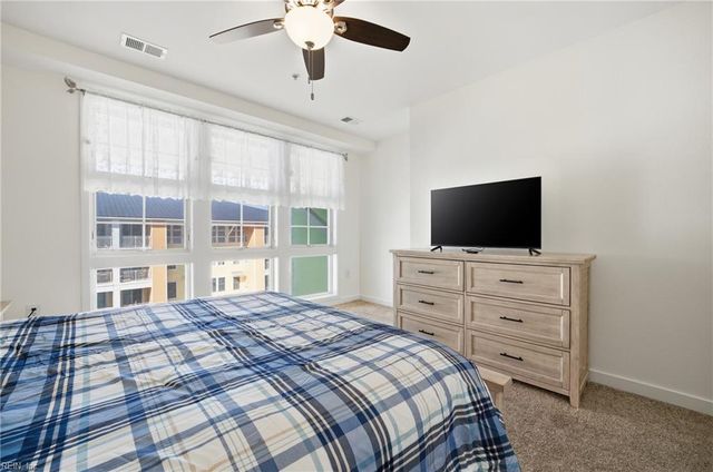 3738 Sandpiper Rd Apt 437B, Virginia Beach, VA 23456