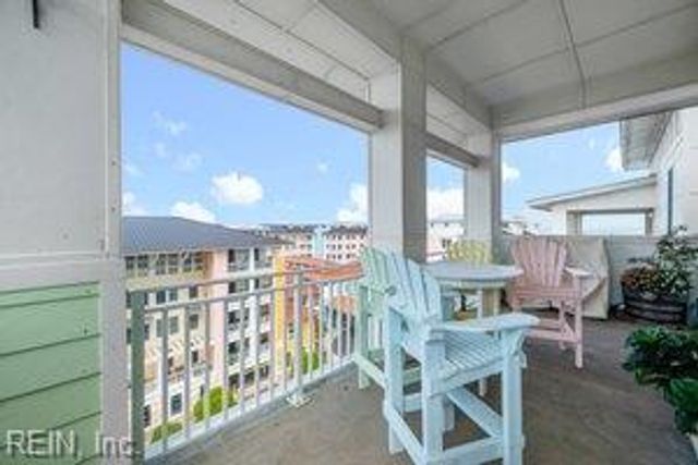 3738 Sandpiper Rd Apt 437B, Virginia Beach, VA 23456