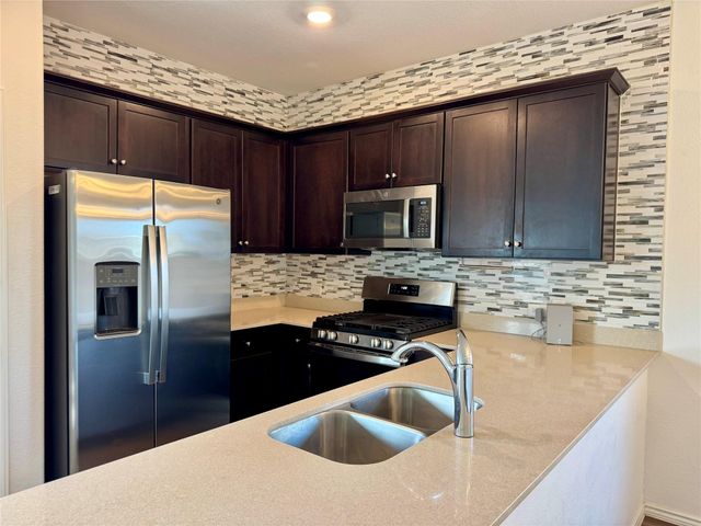 14221 Lyndora LN, Pflugerville, TX 78660