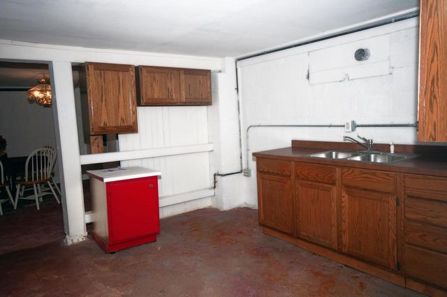 3927 N 16th STREET, Milwaukee, WI 53206