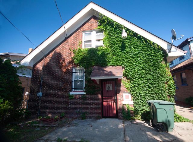 3927 N 16th STREET, Milwaukee, WI 53206