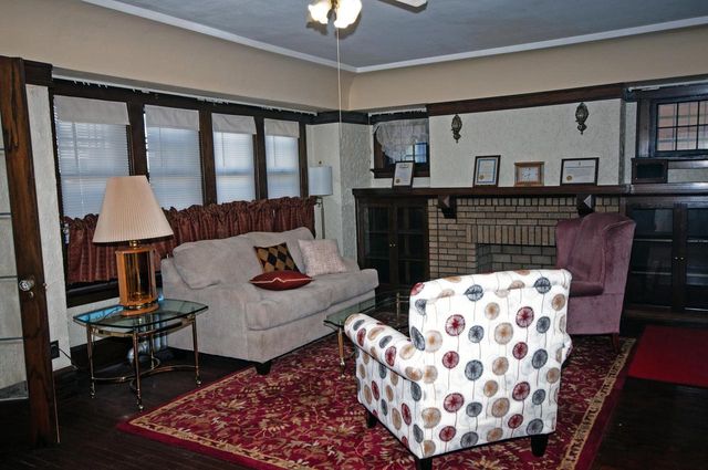 3927 N 16th STREET, Milwaukee, WI 53206