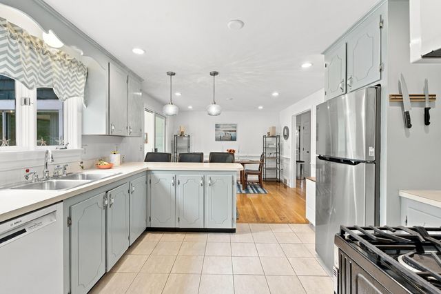 105 Beacon Street, South Yarmouth, MA 02664